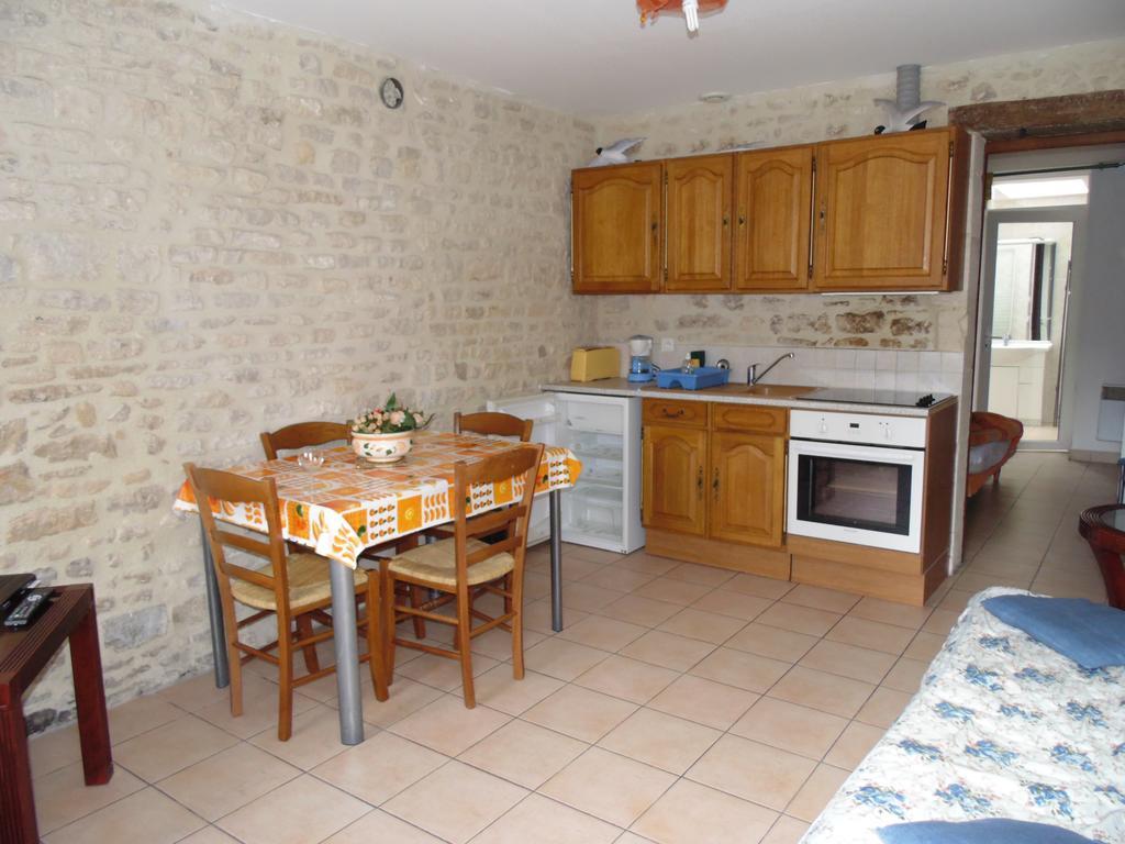 Ferienwohnung Maison En Pierre Port-en-Bessin-Huppain Zimmer foto