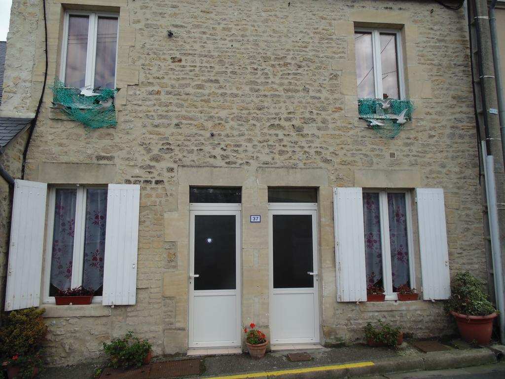 Ferienwohnung Maison En Pierre Port-en-Bessin-Huppain Exterior foto