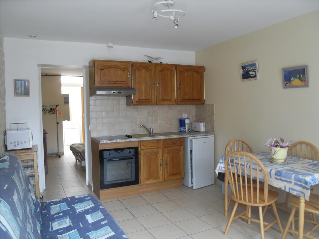 Ferienwohnung Maison En Pierre Port-en-Bessin-Huppain Zimmer foto