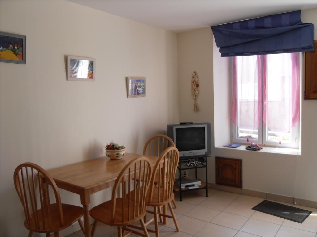 Ferienwohnung Maison En Pierre Port-en-Bessin-Huppain Zimmer foto