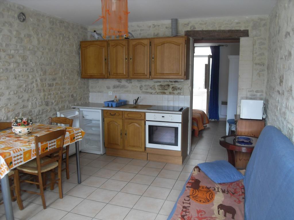 Ferienwohnung Maison En Pierre Port-en-Bessin-Huppain Zimmer foto