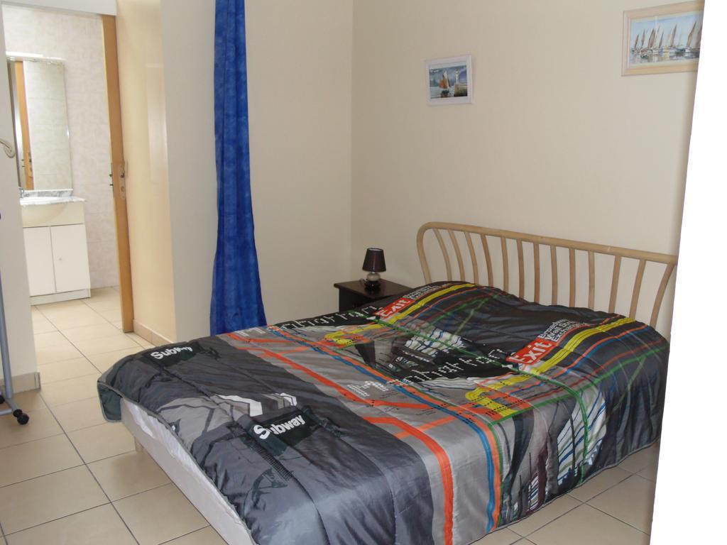 Ferienwohnung Maison En Pierre Port-en-Bessin-Huppain Zimmer foto